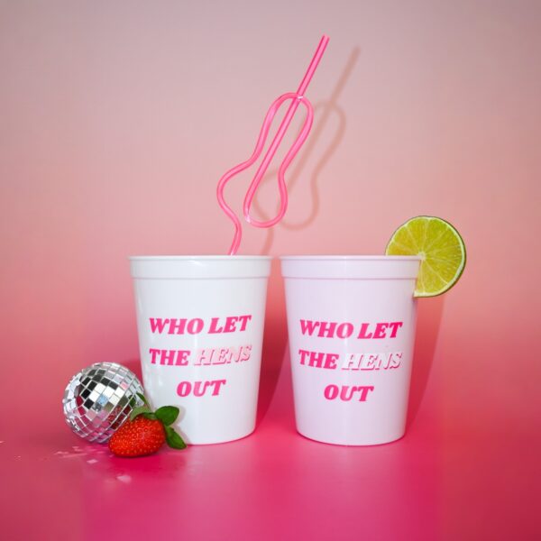 Who Let The Hens Out Light Pink Wicked Partystore Cups 1