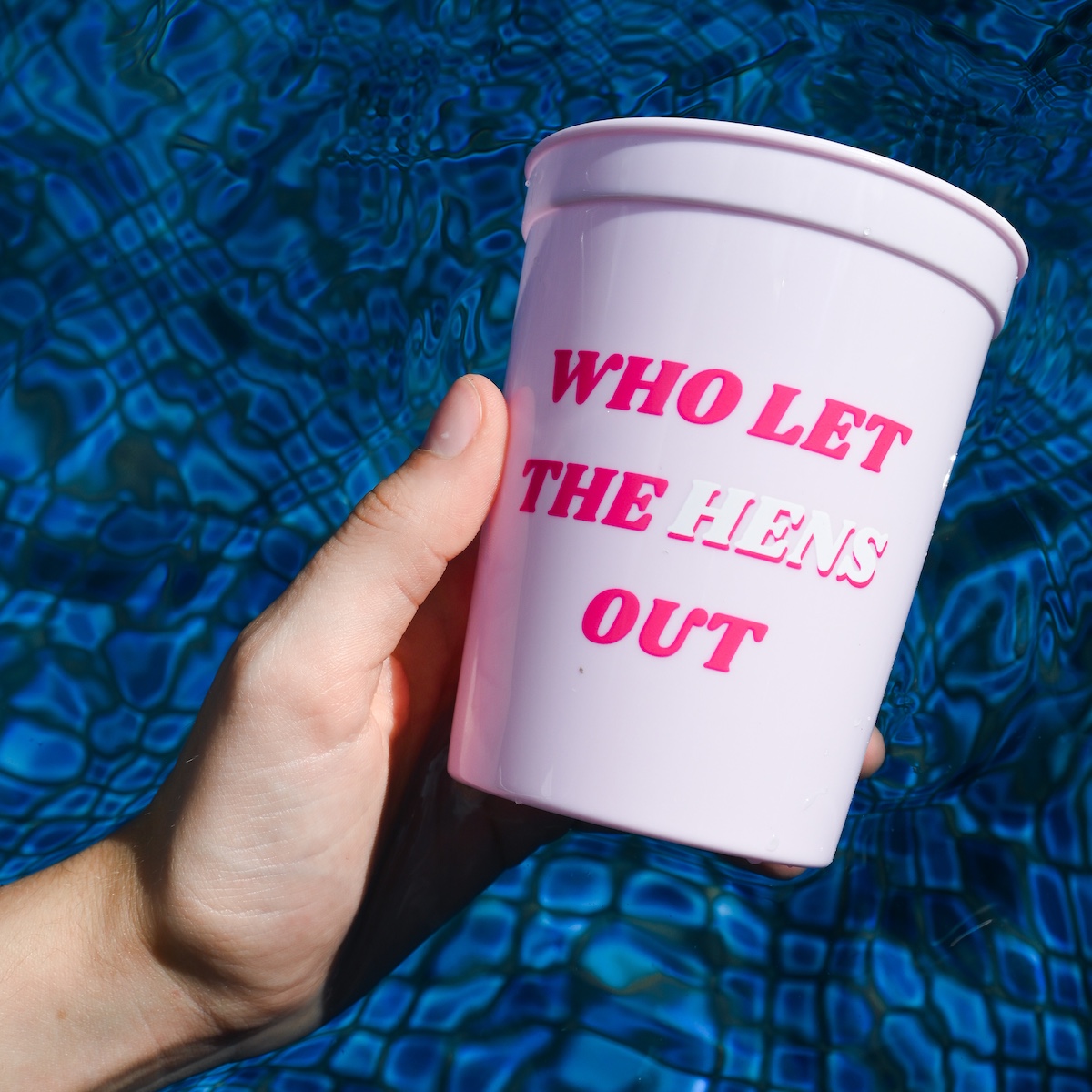 Who Let The Hens Out Light Pink Wicked Partystore Cups 3